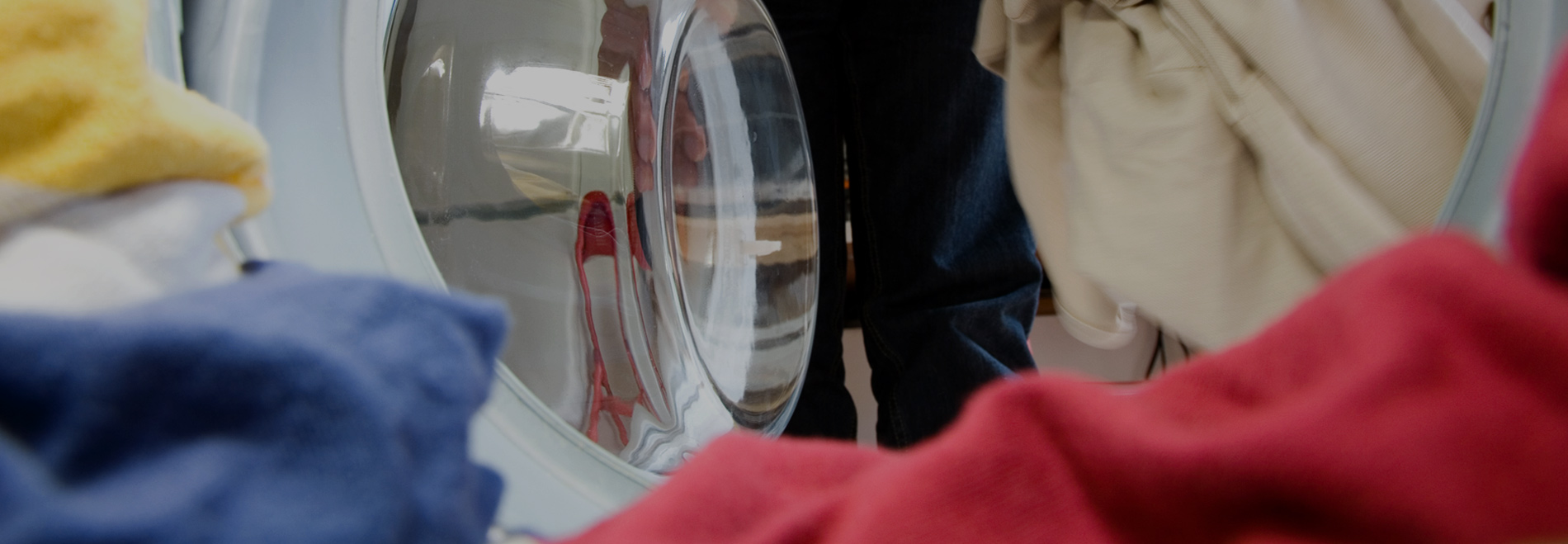 Spalam, uscam  si calcam  - Colectam articolele dumneavoastra textile, spalam, dezinfectam, usca si calcam.